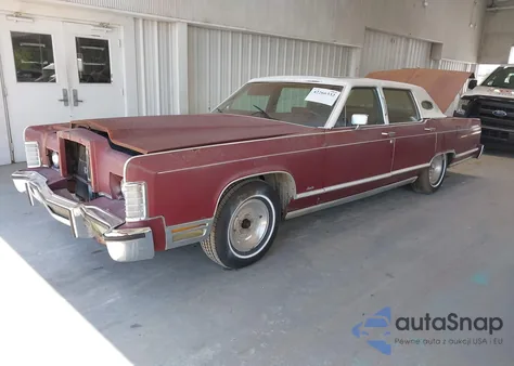 1978 Lincoln Continental z USA, uszkodzony, nr VIN 8YB2A902043